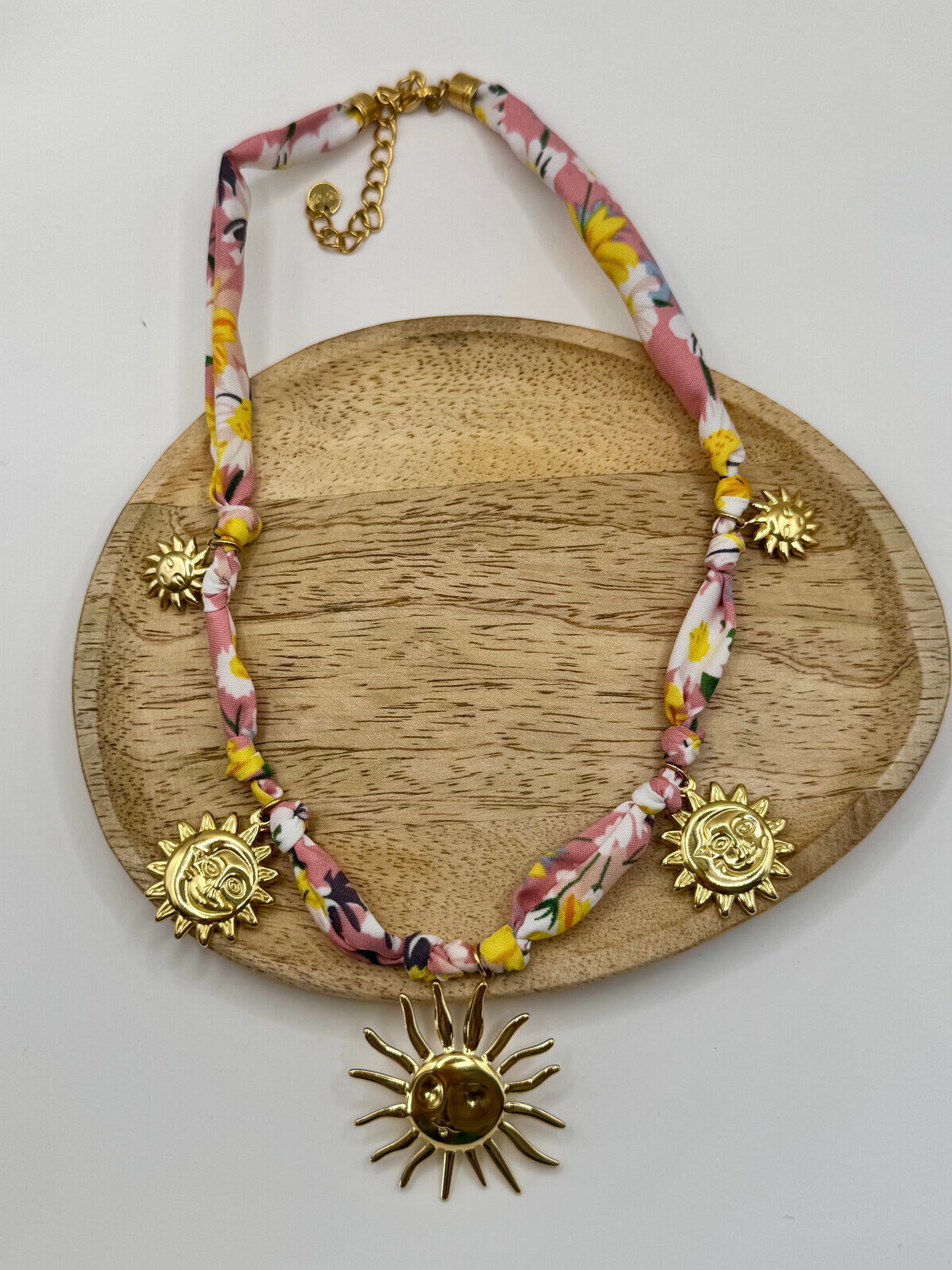 Collier cordon soleil rose